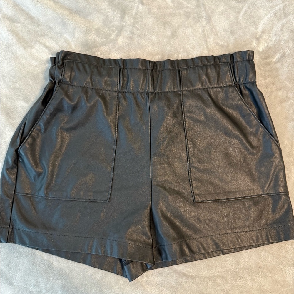 Ci Sono Vegan Faux Leather Paper Bag Belted Shorts Black Size Med
